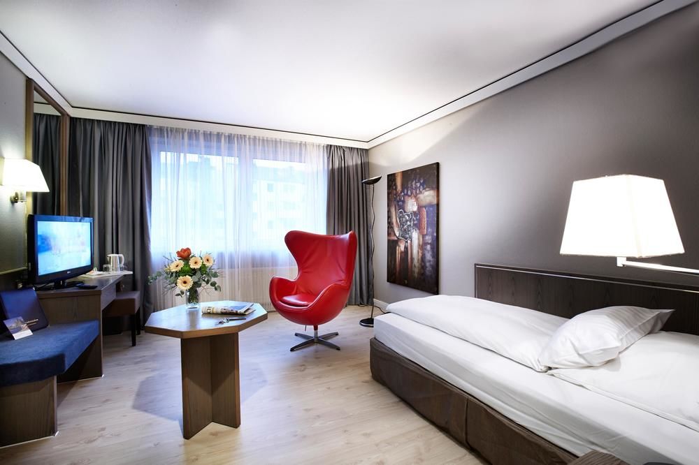 Hotel Dusseldorf City by Tulip Inn image 1